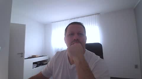 Eddi online show from 12/18/24, 10:19