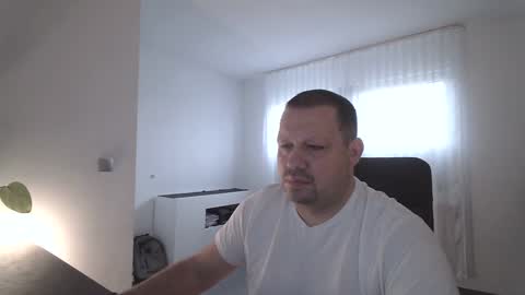 Eddi online show from 12/27/24, 08:13