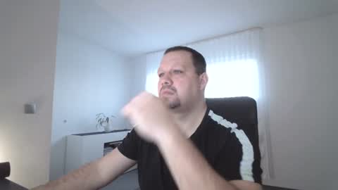 Eddi online show from 01/20/25, 07:36