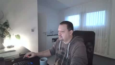 Eddi online show from 01/23/25, 07:32