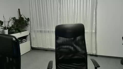 Eddi online show from 10/17/25, 04:20