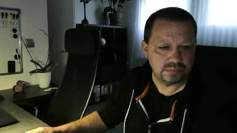 Eddi online show from 10/27/25, 06:28