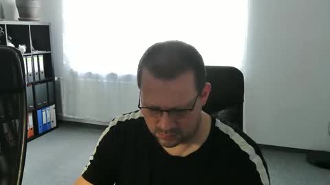 Eddi online show from 12/17/25, 09:37