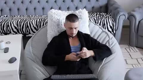 Snapshot of xxx_alejandro chatting on 09/14/25, 08:02 xxx_alejandro online show from 09/14/25, 08:02