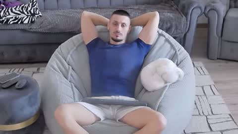 Snapshot of xxx_alejandro chatting on 11/03/25, 12:28 xxx_alejandro online show from 11/03/25, 12:28