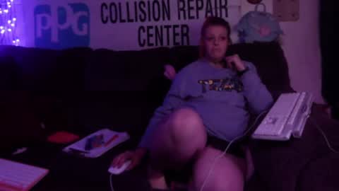 Snapshot of xxx_brattyslut_xxx chatting on 02/18/25, 10:16 CaliRaeMaxXx online show from 02/18/25, 10:16