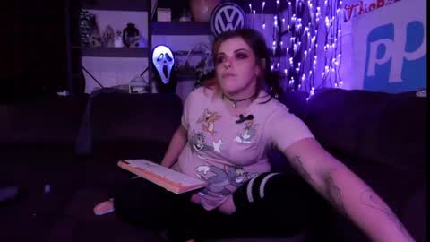 Snapshot of xxx_brattyslut_xxx chatting on 02/23/25, 08:39 CaliRaeMaxXx online show from 02/23/25, 08:39