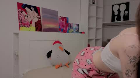 Snapshot of xxx_hotbae_xxx chatting on 02/22/26, 04:24 Eva online show from 02/22/26, 04:24