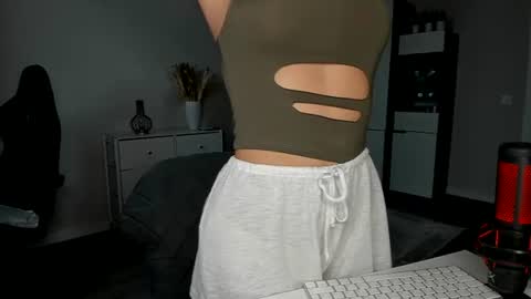 xxx_leila online show from 07/07/26, 10:41
