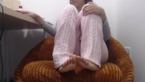 Snapshot of xxxbellalola chatting on 12/22/24, 11:54 Lola online show from 12/22/24, 11:54