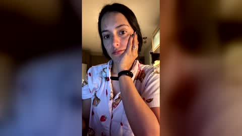 Lola online show from 05/19/26, 08:31