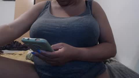 Snapshot of xxxbustybabe27x chatting on 03/10/25, 10:45 Ayanda online show from 03/10/25, 10:45