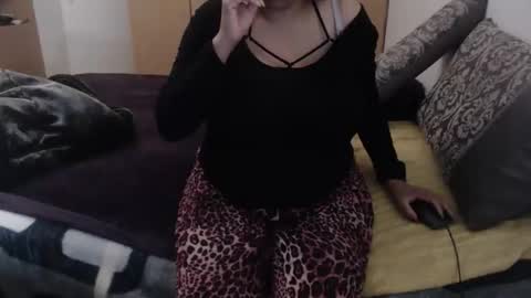 Snapshot of xxxbustybabe27x chatting on 10/09/25, 06:28 Ayanda online show from 10/09/25, 06:28