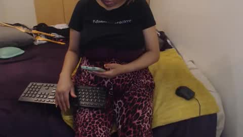 Snapshot of xxxbustybabe27x chatting on 11/02/25, 06:21 Ayanda online show from 11/02/25, 06:21