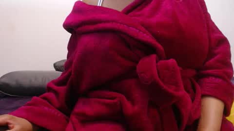 Snapshot of xxxbustybabe27x chatting on 11/28/25, 11:51 Ayanda online show from 11/28/25, 11:51