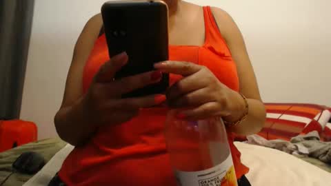 Snapshot of xxxbustybabe27x chatting on 12/20/25, 05:09 Ayanda online show from 12/20/25, 05:09