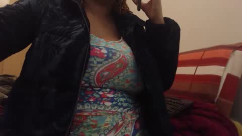 Snapshot of xxxbustybabe27x chatting on 04/28/26, 04:45 Ayanda online show from 04/28/26, 04:45