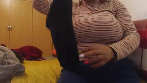 Snapshot of xxxbustybabe27x chatting on 05/09/26, 05:29 Ayanda online show from 05/09/26, 05:29