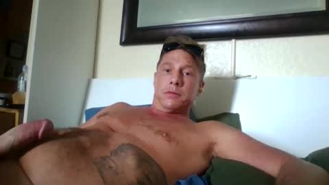 Snapshot of xxxelentdick chatting on 03/11/26, 11:22 deeeeznutz online show from 03/11/26, 11:22