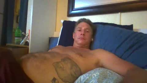 Snapshot of xxxelentdick chatting on 04/06/26, 12:17 deeeeznutz online show from 04/06/26, 12:17