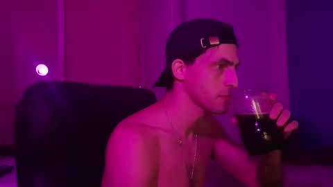 Snapshot of xxxfacu chatting on 01/16/25, 02:30 xxxfacu online show from 01/16/25, 02:30