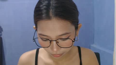 Snapshot of xxxforyouonlyxxx chatting on 05/03/26, 12:44 inday pinay online show from 05/03/26, 12:44