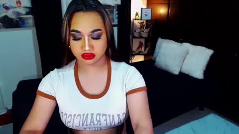 Snapshot of xxxgiganticoliviacummerxxx chatting on 12/02/24, 02:53 OLIVIA online show from 12/02/24, 02:53