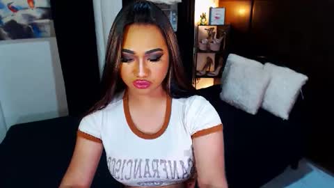 Snapshot of xxxgiganticoliviacummerxxx chatting on 12/05/24, 06:22 OLIVIA online show from 12/05/24, 06:22