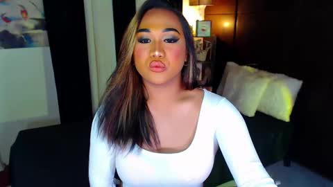 Snapshot of xxxgiganticoliviacummerxxx chatting on 12/07/24, 02:35 OLIVIA online show from 12/07/24, 02:35