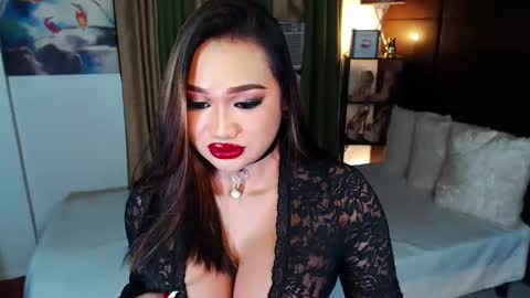 Snapshot of xxxgiganticoliviacummerxxx chatting on 02/16/25, 09:48 OLIVIA online show from 02/16/25, 09:48