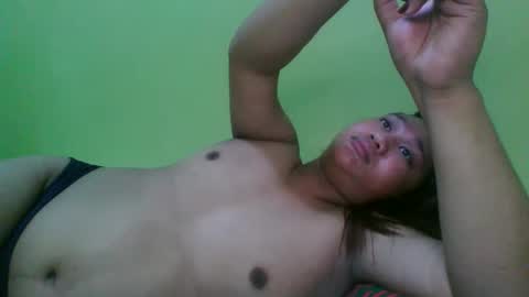 Snapshot of xxxgiganticoliviacummerxxx chatting on 10/23/25, 04:34 OLIVIA online show from 10/23/25, 04:34