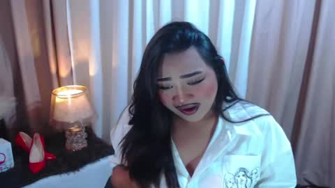 Snapshot of xxxgiganticoliviacummerxxx chatting on 04/17/26, 02:31 OLIVIA online show from 04/17/26, 02:31