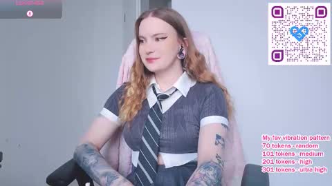 Snapshot of xxxhentaition chatting on 02/21/26, 08:48 Keira online show from 02/21/26, 08:48