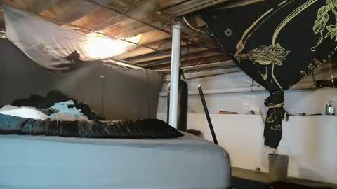 Snapshot of xxxjrstrokesxxx chatting on 03/15/26, 07:42 xxxjrstrokesxxx online show from 03/15/26, 07:42