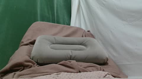 Lola online show from 02/28/26, 08:21