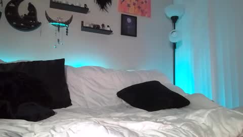 Snapshot of xxxlolalovexxx chatting on 09/13/25, 08:58 Lola online show from 09/13/25, 08:58