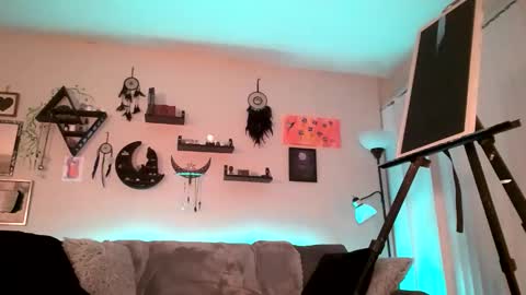 Snapshot of xxxlolalovexxx chatting on 11/18/25, 01:44 Lola online show from 11/18/25, 01:44