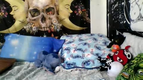 Misti online show from 11/12/25, 09:32