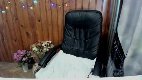 Snapshot of xxxnewlywedsxxx chatting on 02/23/25, 06:28 Lana online show from 02/23/25, 06:28