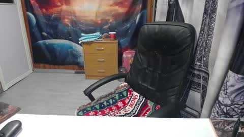 Snapshot of xxxnewlywedsxxx chatting on 09/15/25, 06:52 Lana online show from 09/15/25, 06:52