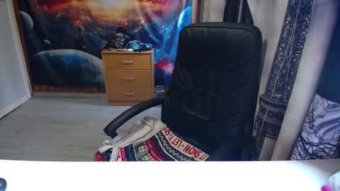 Snapshot of xxxnewlywedsxxx chatting on 10/15/25, 10:04 Lana online show from 10/15/25, 10:04