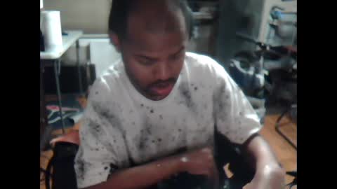 Snapshot of xxxonwheelz chatting on 10/09/25, 04:43 xxxonwheelz online show from 10/09/25, 04:43