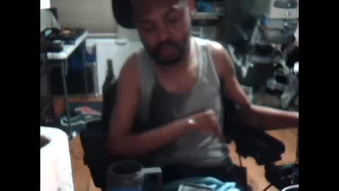 Snapshot of xxxonwheelz chatting on 11/09/25, 04:22 xxxonwheelz online show from 11/09/25, 04:22