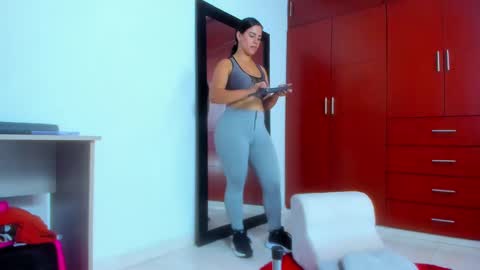 Snapshot of xxxtatianabustyxxx chatting on 02/10/25, 09:04 xxxtatianabustyxxx online show from 02/10/25, 09:04