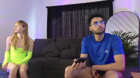 Snapshot of xxxvandersexxx chatting on 02/04/25, 05:45 July and Fer online show from 02/04/25, 05:45