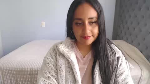 Snapshot of xxxvenus888 chatting on 09/12/25, 06:08 Lunhaa online show from 09/12/25, 06:08