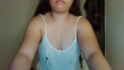 Snapshot of xxyummiee_69xx chatting on 10/14/25, 09:15 jane online show from 10/14/25, 09:15