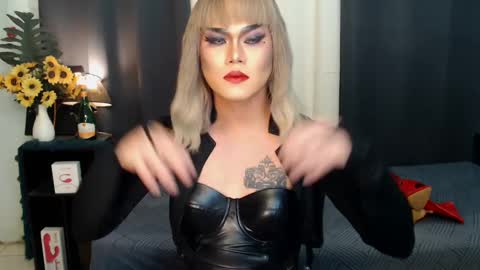 QueenMarina online show from 12/15/24, 11:09