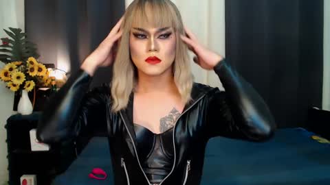 QueenMarina online show from 01/01/25, 02:51