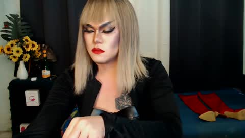 QueenMarina online show from 02/17/25, 08:52